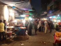 A Nizamuddin-hoz vezető utca/sikátor